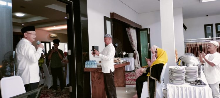 Dihadiri Ratusan Kader dan Simpatisan, Halal Bi Halal Golkar Jambi di Kediaman Cek Endra Meriah