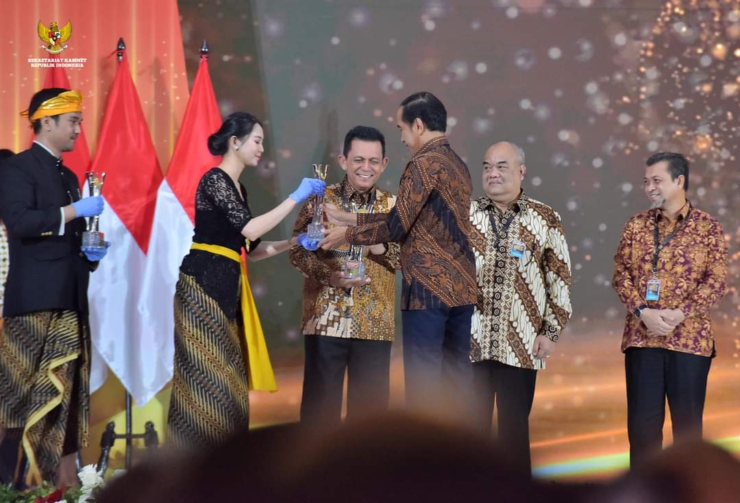 Selamat! Kepri Jadi Provinsi Terbaik Tangani Covid-19, Gubernur Ansar Ahmad Terima Penghargaan Dari Presiden Jokowi