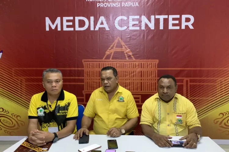 Jacob Ingratubun Beri Kesempatan Bagi Disabilitas Maju Caleg Dari Partai Golkar Papua