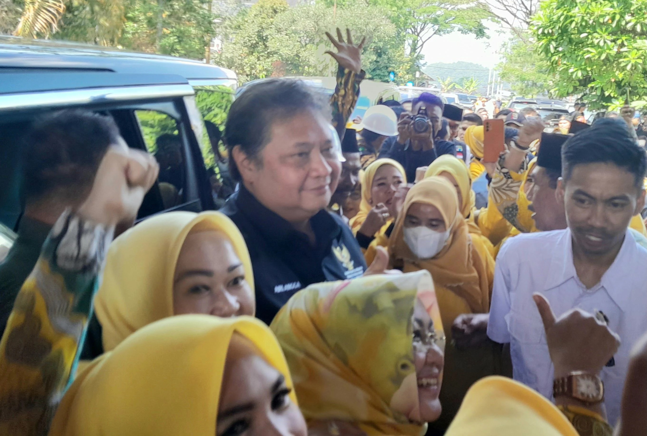 Airlangga Hartarto Diteriaki ‘Presiden’ Saat Lakukan Kunjungan Kerja di Sumedang