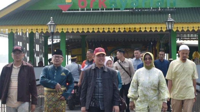 Didampingi Bupati Mempawah, Ria Norsan Wisata Religi di Pulau Penyengat, Kepri