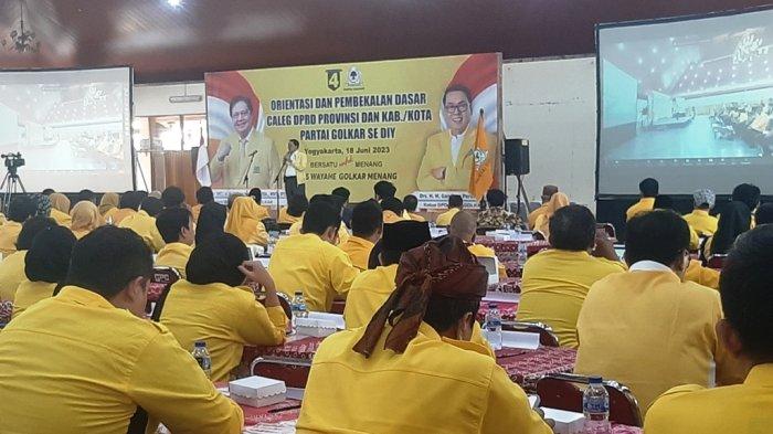 Bekali Caleg Se-DIY, Gandung Pardiman Targetkan Partai Golkar Raih 20 Persen Kursi DPRD