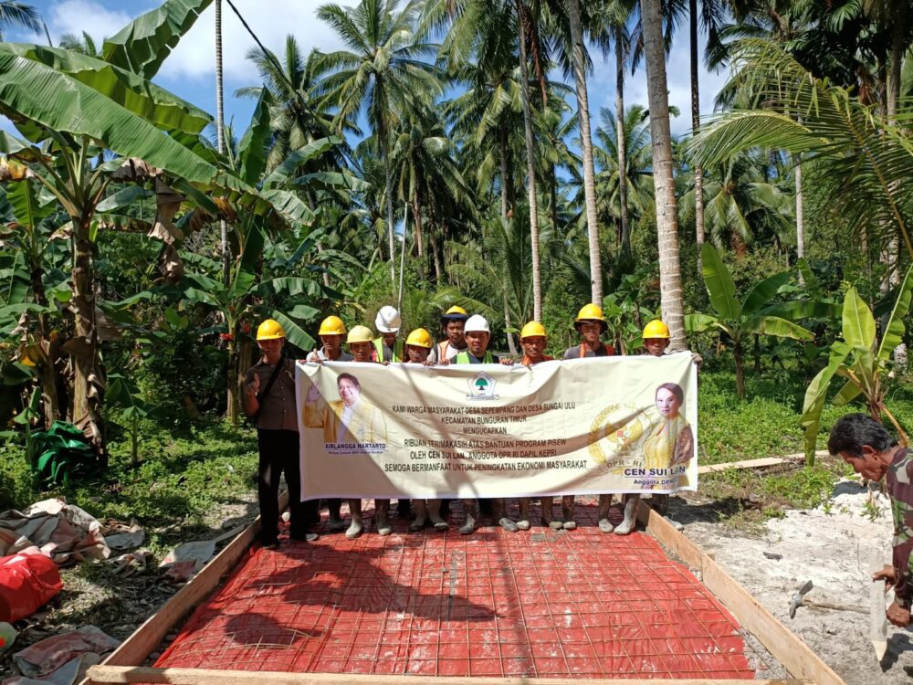 Cen Sui Lan Kucurkan Rp.500 Juta Untuk Perbaikan Jalan Dua Desa di Natuna