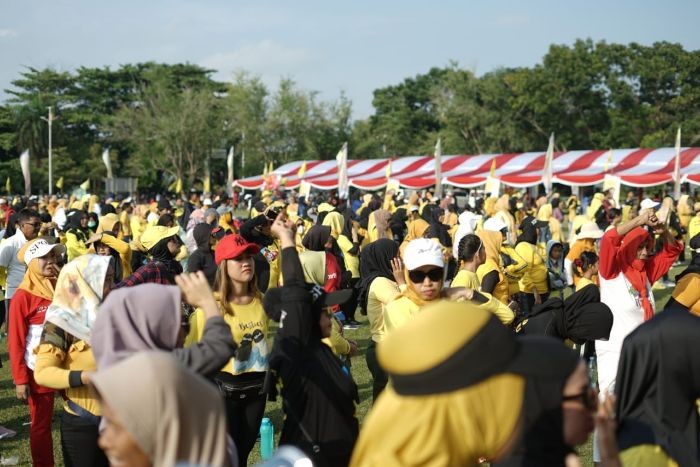 Meriahkan HUT Ke-78 RI, Rahmad Mas’ud Gelar Senam Zumba Massal di Lapangan Merdeka Balikpapan