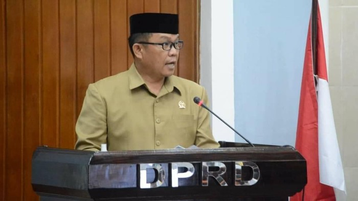 Golkar Sulsel Bakal Evaluasi Aripin, Ketua DPRD Lutim Yang Viral Tolak Bersalaman Dengan Warga