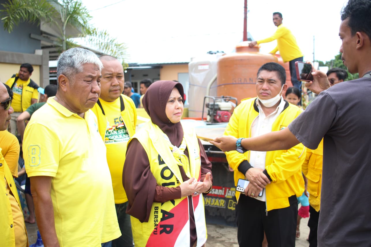 Dipimpin Erna Rasyid Taufan, Golkar Parepare Gelar Baksos Bantuan Air Bersih Untuk Korban Banjir