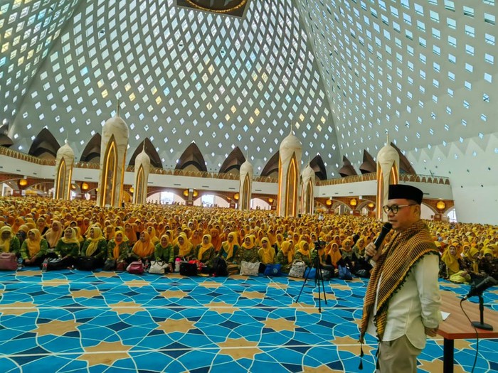 Ace Hasan Pimpin 7.000 Jemaah Pengajian Al-Hidayah Doakan Kemenangan Partai Golkar di Pemilu 2024