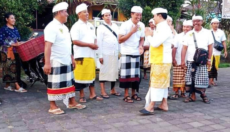 Wayan Suyasa Blusukan Beri Bantuan Untuk Desa Adat Sangeh di Badung