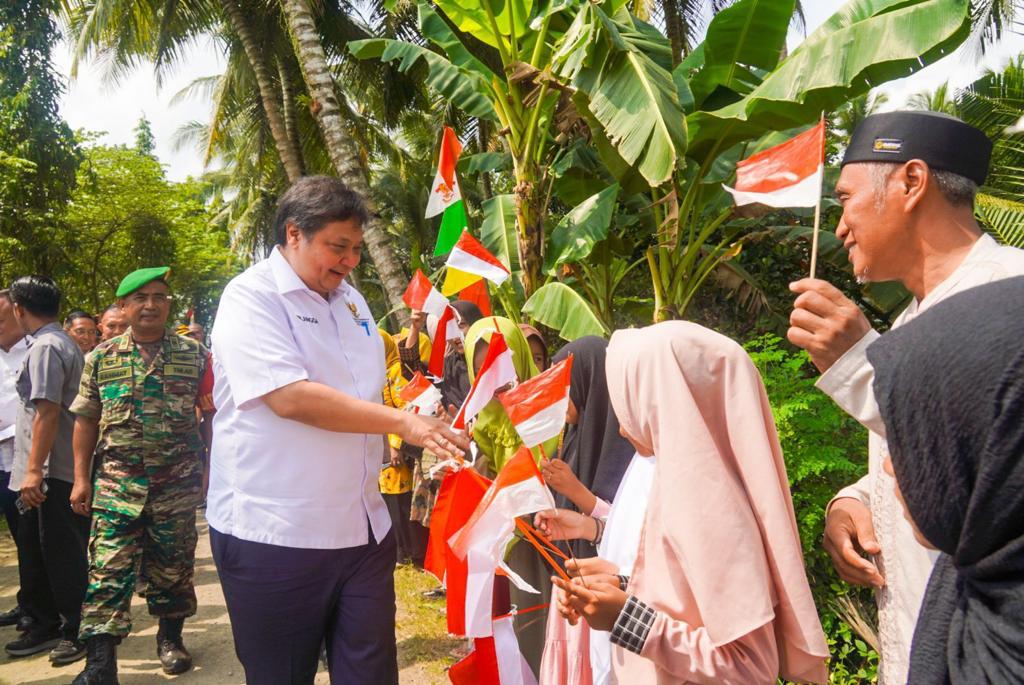 Jadi Ujung Tombak Kesejahteraan, Airlangga Hartarto Harap Masyarakat Desa Perkuat Gotong Royong dan Kemandirian