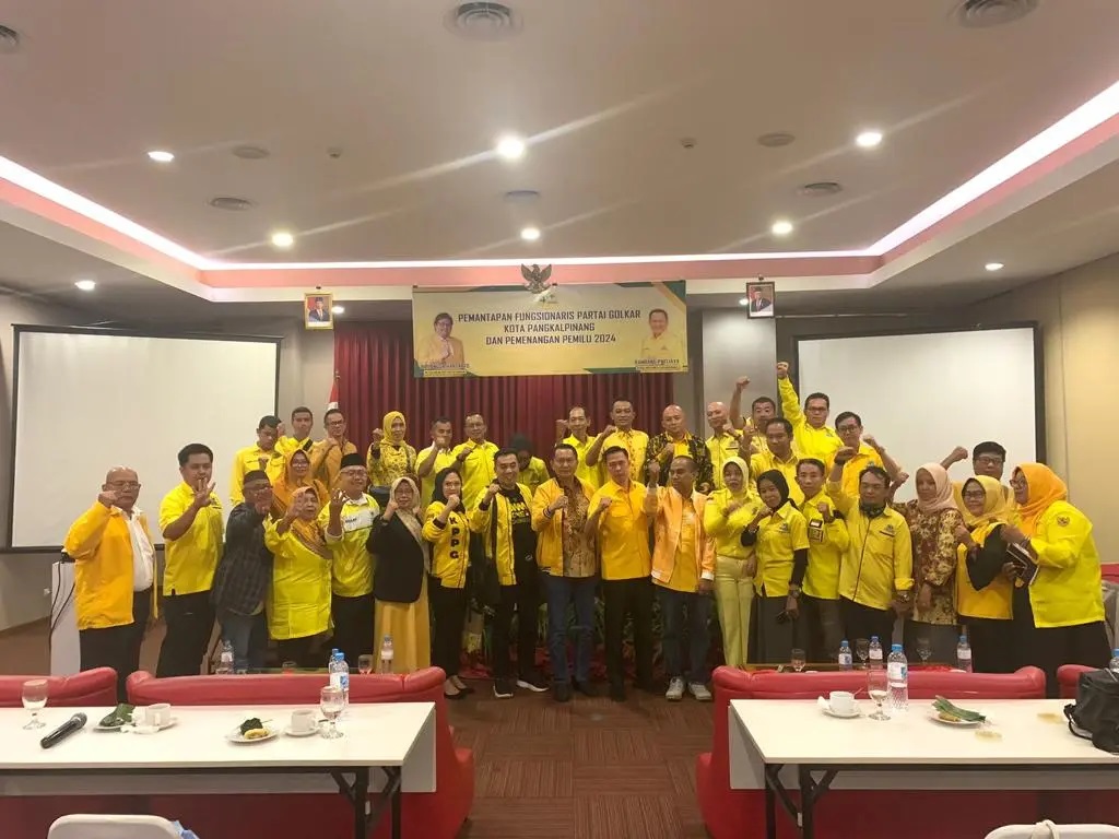 Gelar Konsolidasi, Bambang Patijaya Beri Semangat 37 Bacaleg Golkar Pangkalpinang