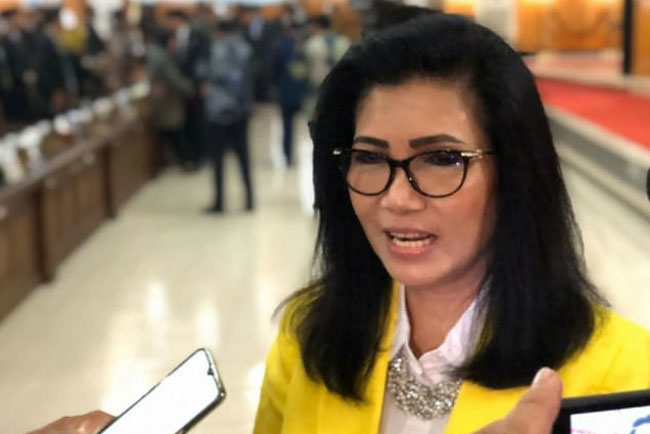 Anita Noeringhati Berikan Bantuan Untuk Qoriah Tuna Netra di Palembang