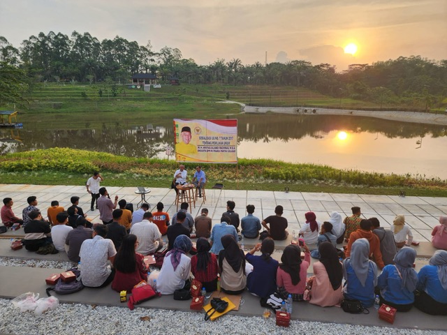 Arsyadjuliandi Rachman Sosialisasikan UU Pemilu di Ekoriparian Universitas Lancang Kuning