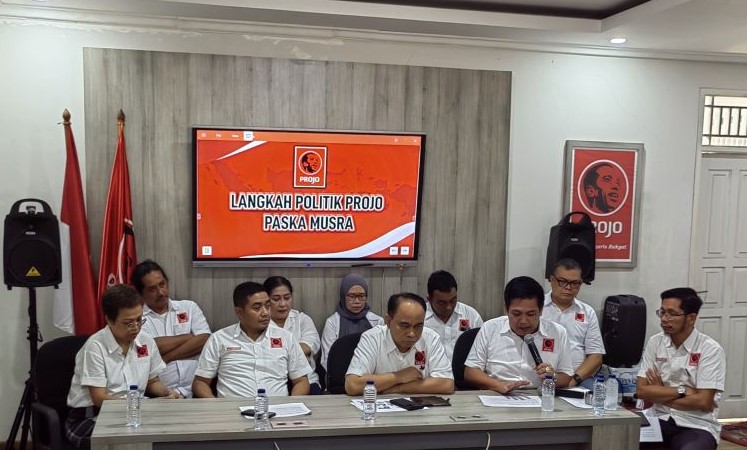 Nama Airlangga Hartarto Masuk 10 Skema Simulasi Capres - Cawapres Yang Disusun Projo