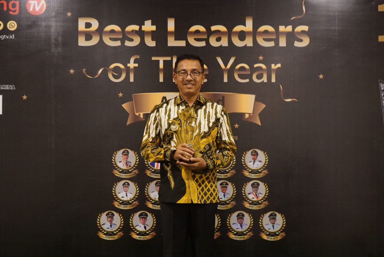 Ketua DPD I Partai Golkar Sumbar, Khairunas Dianugerahi Best Leader of The Year 2023