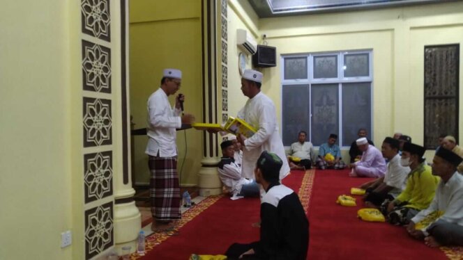 Jelang Idul Fitri, Raja Rafiza Sebut Golkar Karimun Siap Berbagi 1.000 Sarung Untuk Masyarakat