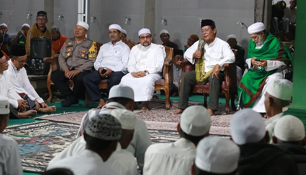 Dalami Makna Nuzulul Quran, Sahbirin Noor Sahur Bersama Warga Guntung Papuyu