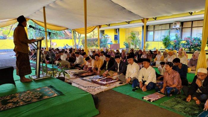 Golkar Jabar Kurban 7 Ekor Sapi Urunan Kader, Termasuk Ace Hasan dan Ridwan Kamil