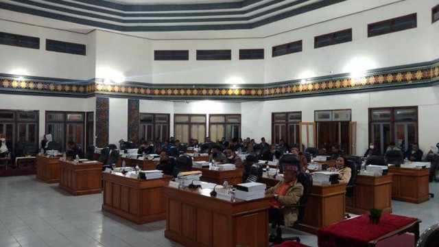 Kasus Dugaan Jual Beli Proyek, Fraksi Partai Golkar DPRD Manggarai Usulkan Hak Angket