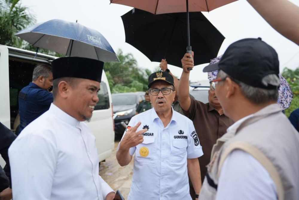 Tinjau Jalan Lintas Bono, Gubri Syamsuar Tekankan Pentingnya Dukungan Pusat Untuk Infrastruktur Wisata di Riau