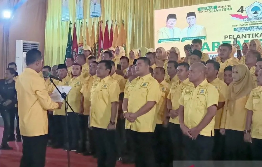 Lantik Pengurus Golkar Labura, Musa Rajekshah Harap Proses Perekrutan Kader Terus Berjalan