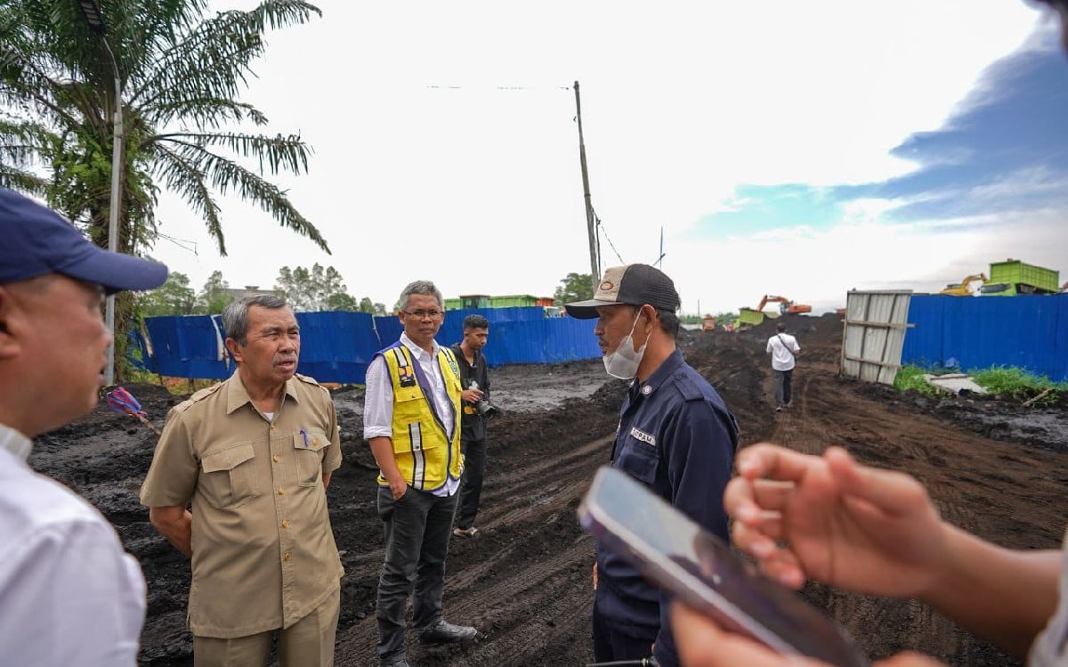 Gubri Syamsuar Berang Lihat Jalan Rusak Akibat Lalu Lalang Truk Pengangkut Batubara