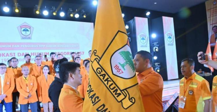 Siap Kawal Kemenangan Partai Golkar, Dave Laksono Lantik Chong Sung Kim Pimpin Gakum Kosgoro 1957