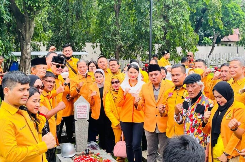 Peringati HUT Ke-63, Achmad Taufan Soedirjo Pimpin DPP Ormas MKGR Gelar Ziarah ke Taman Makam Pahlawan Kalibata