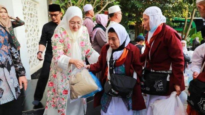 Sambut Jemaah Haji Purwakarta, Anne Ratna Mustika Siapkan Ratusan Mobil Dinas