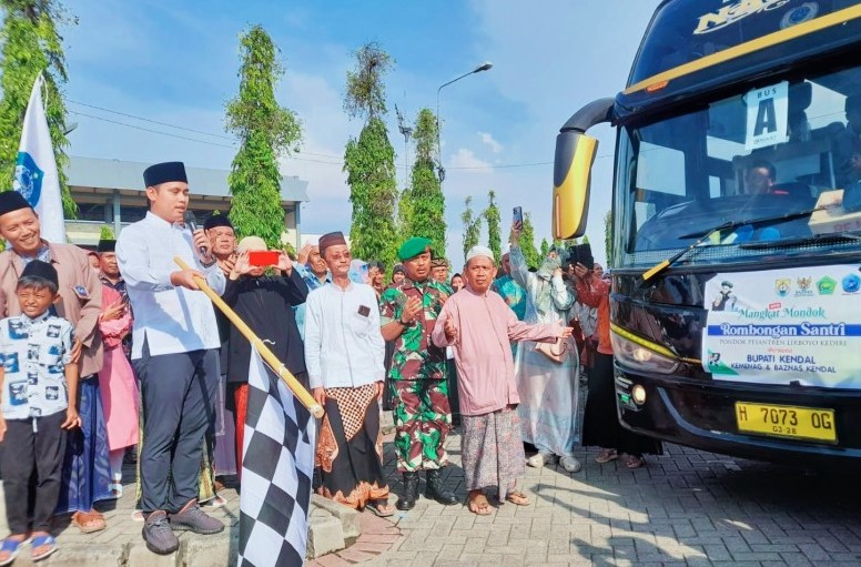 Dico Ganinduto Minta 400 Santri Lirboyo Asal Kendal Tetap Jaga Silaturahmi Dengan Pesantren