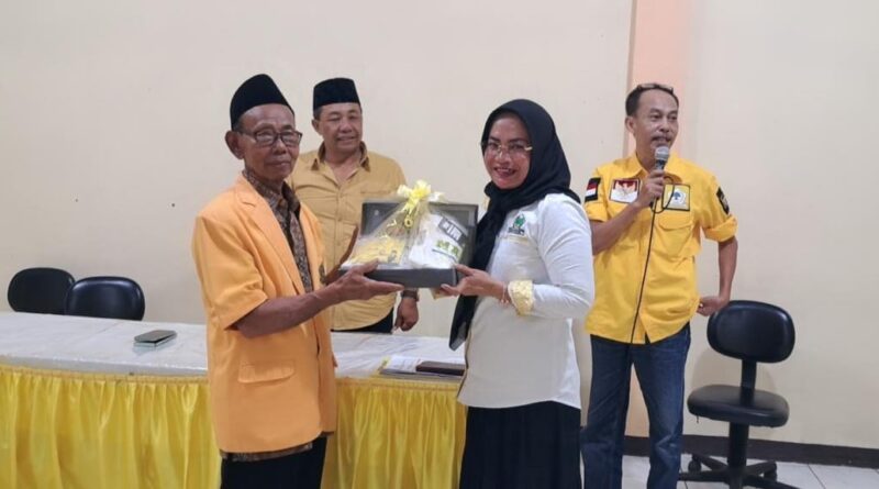 Arik Sri Wahyuni Pimpin Golkar Trenggalek Gelar Buka Puasa Bersama dan Berbagi Ribuan Bingkisan Lebaran