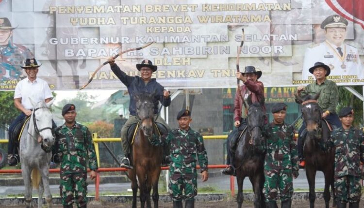 Sahbirin Noor, Gubernur Pertama Terima Brevet Kehormatan Berkuda Yudha Turangga Wiratama