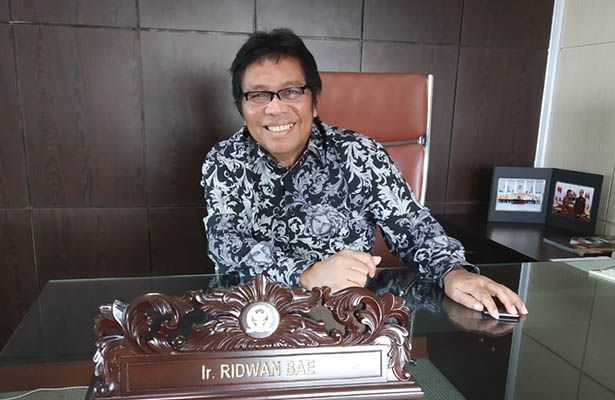 Ridwan Bae Soroti Kegagalan Gubernur Sultra Penuhi Kebutuhan Infrastruktur Masyarakat