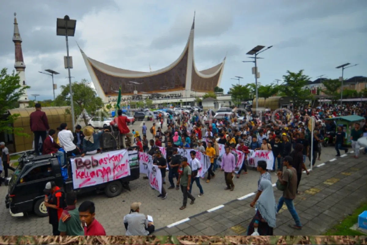 John Kenedy Azis Desak Pemerintah Selesaikan Masalah Tanah Warga Pasaman Barat