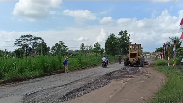 Arinal Djunaidi Tegaskan Perbaikan Jalan Rusak Lampung Bukan Karena Kedatangan Jokowi