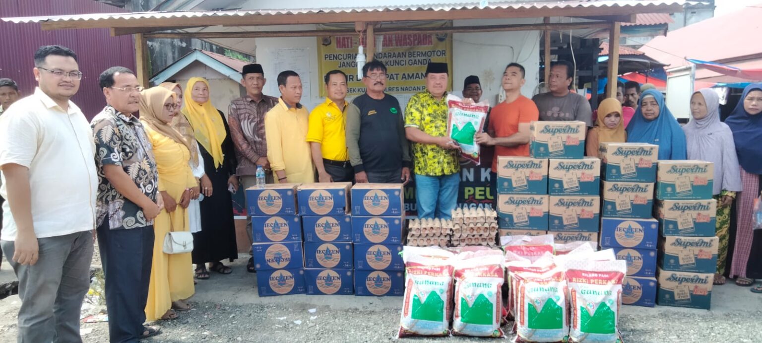 Wakil Ketua DPR Aceh, TR Keumangan Salurkan Bantuan Sembako Untuk Korban Kebakaran Simpang Peut