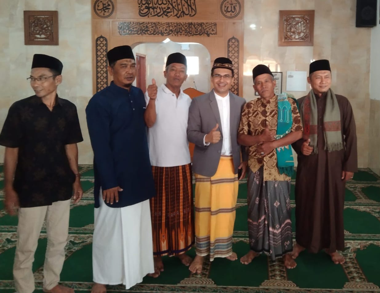 Sahrul Gunawan Jadi Imam Shalat Jumat di Masjid Muhajirin Cinunuk, Kabupaten Bandung