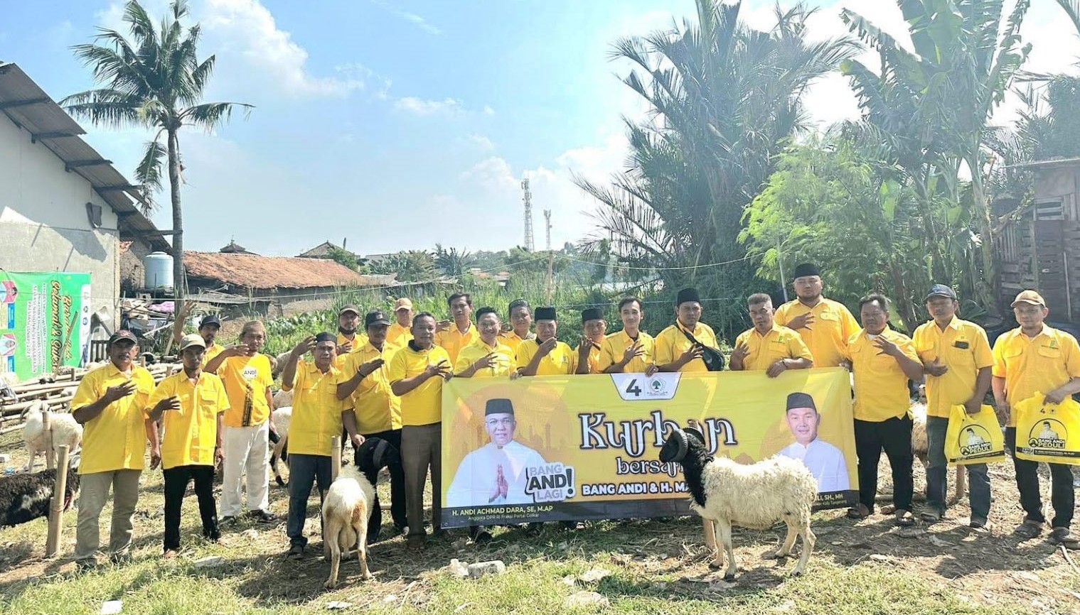 Golkar Kabupaten Tangerang Sumbang Sapi dan Kambing Kurban Ke Berbagai Masjid