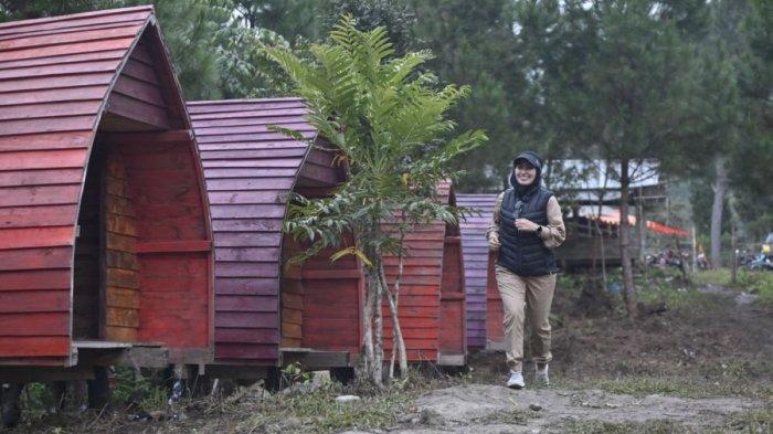 Indah Putri Indriani Kagum Dengan Keindahan Wisata Bukit Wakatar, Masamba