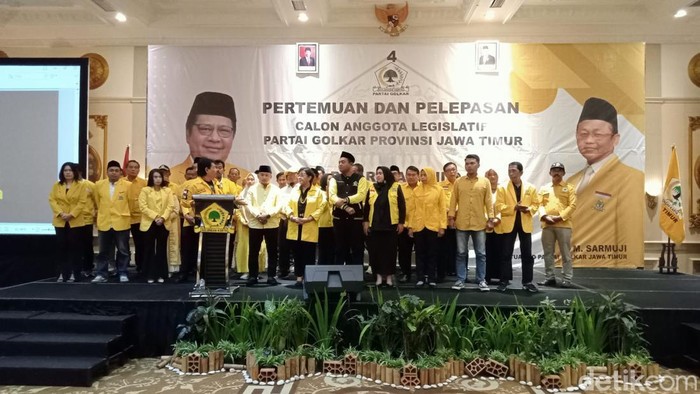 Lepas 180 Caleg Dapil Jatim III, Sarmuji Incar 20 Kursi DPRD dan 15 Kursi DPR RI