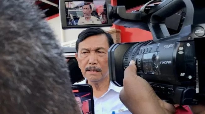 Menko Luhut Ungkap Rencana Pengadaan Masker Canggih Hadapi Polusi Udara