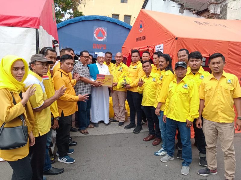 Gerak Cepat Golkar Kota Medan Bantu Korban Kebakaran di Kecamatan Medan Timur