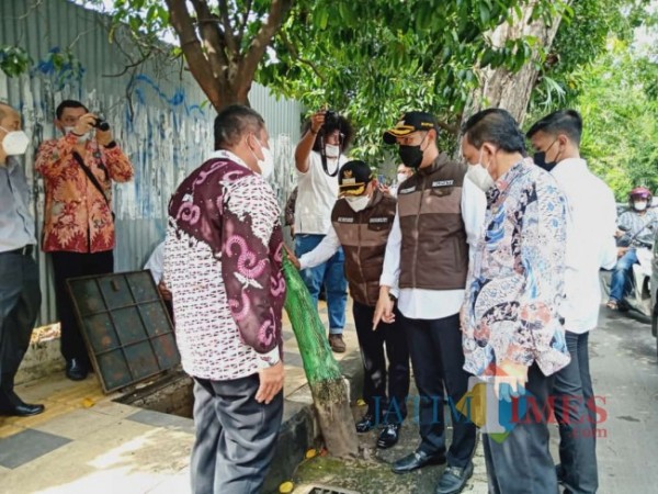 Antisipasi Banjir, Bupati Aditya Halindra Tinjau Langsung Gorong-Gorong di 3 Kecamatan di Tuban