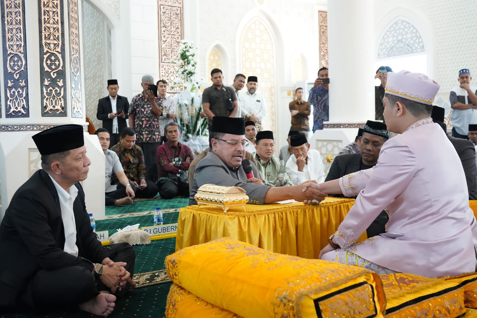 Pj. Gubernur Aceh dan Ketua DPRA Jadi Saksi Nikah Putri Wakil Ketua DPR Aceh, Teuku Raja Keumangan