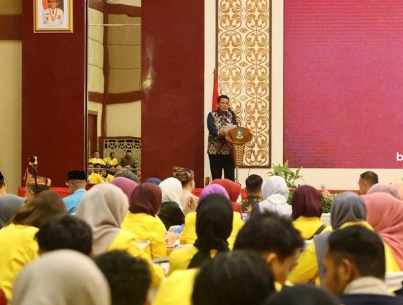 Keynote Speaker di Seminar Nasional Uniba, Gubernur Ansar Ahmad Paparkan Keunggulan Berinvestasi di Kepri