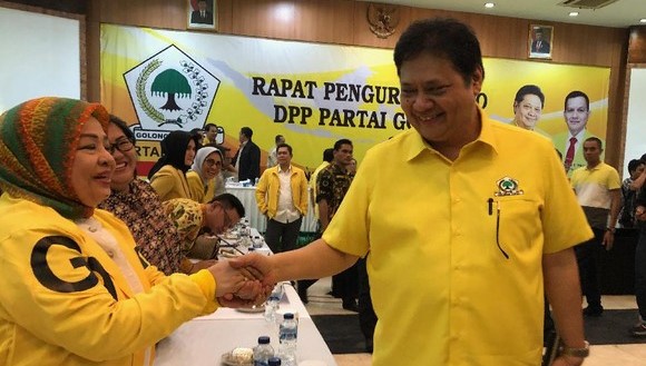 Airlangga Hartarto: Kalau Minat Jadi Ketua Umum Partai Golkar, Maju di Munas 2024!