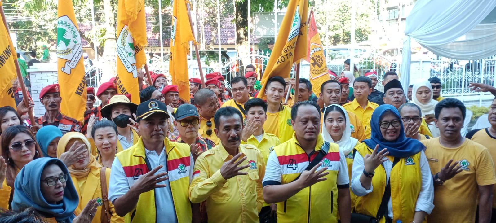 Daftarkan Bacaleg Golkar Kota Cirebon, Andrie Sulistyo: Kuota Perempuan Lebih Dari 30 Persen