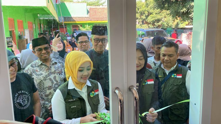 Atalia Praratya Resmikan Mushola Nur Aliyah Hasil Realisasi Program Jabar Bergerak di Kota Cirebon