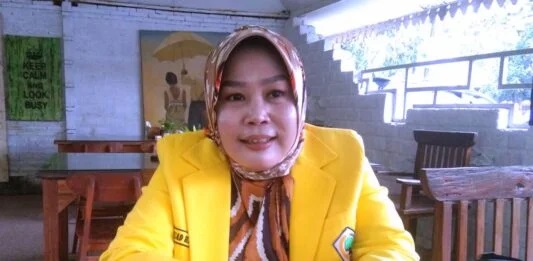 Puteri KH. Fuad Hasyim Ponpes Buntet Cirebon, Nuning Fuad Hasyim Maju Caleg DPRD Jabar Dari Partai Golkar