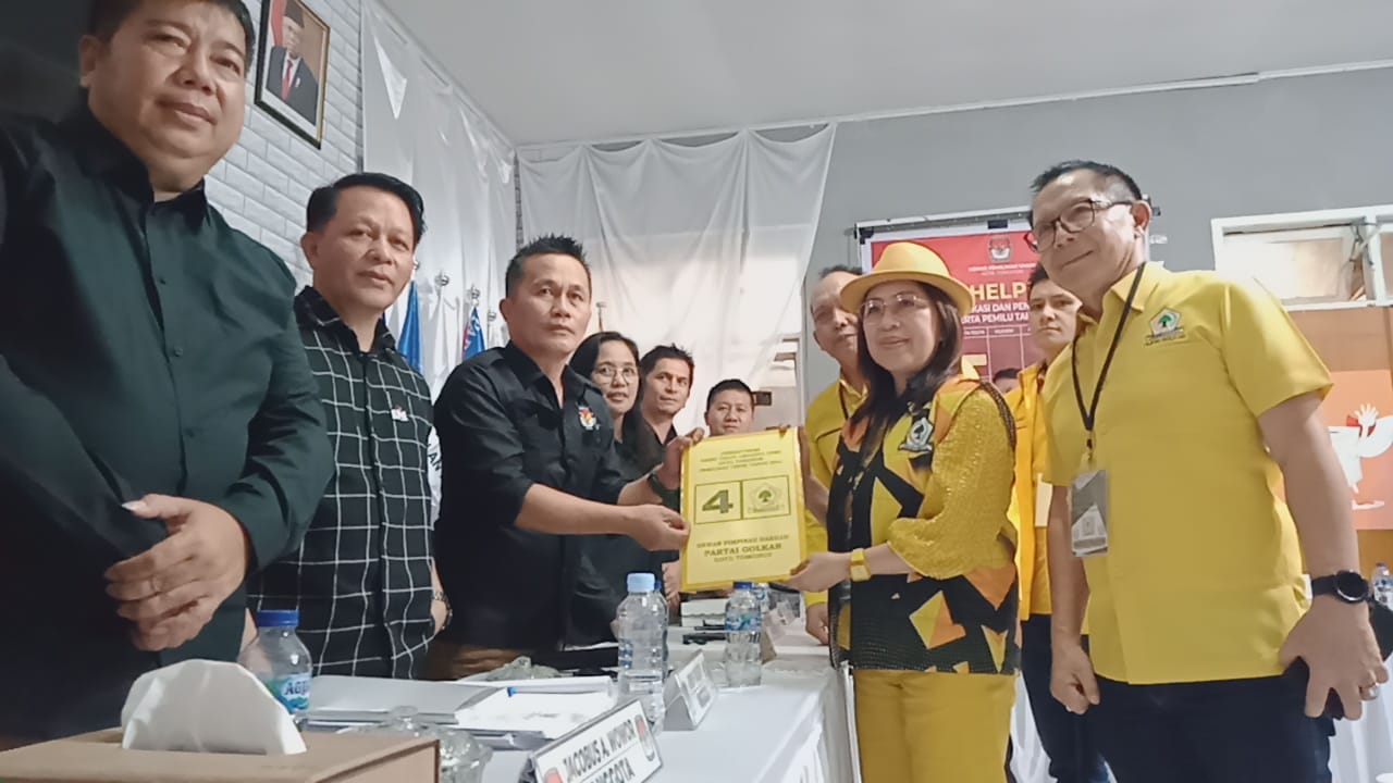 Miky Junita Linda Wenur Daftarkan 25 Caleg Golkar Kota Tomohon Tepat Pada Pukul 4:44 Sore