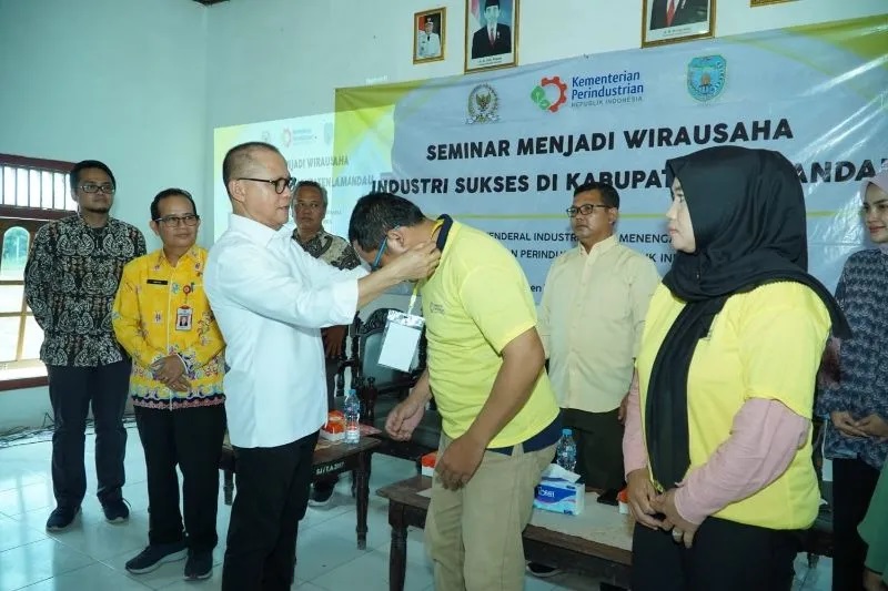 Mukhtarudin Ajak Generasi Muda Kalteng Berani Berwirausaha